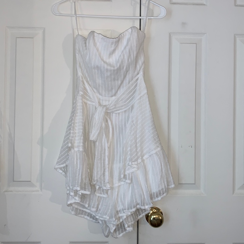 Selfie Leslie romper